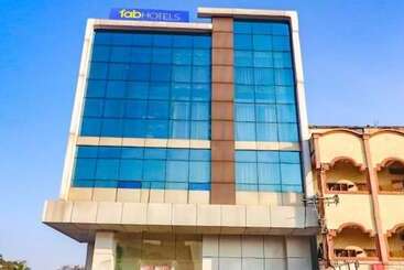 酒店 Rainbow Express By Fab