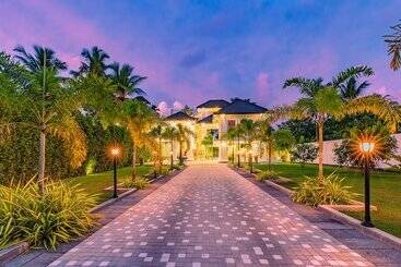 בית מלון כפרי The Palace By Ocean