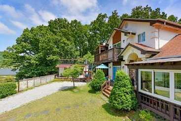 Hotel Yongin Neutinamu Pension