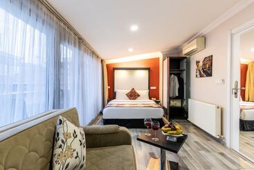 Platine Hotels & Suites