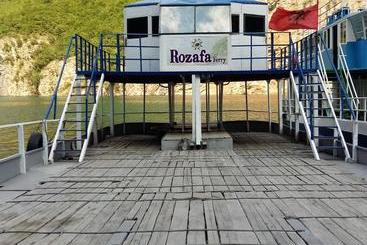 هاستل Rozafa Ferry & Accommodation