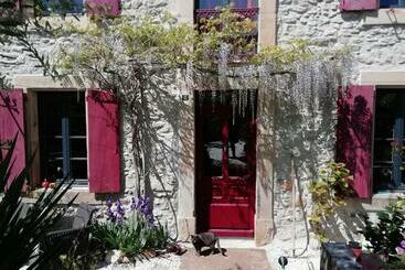 ベッドアンドブレックファースト Au Pied Du Figuier