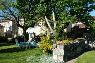 Bed and Breakfast L Echappée Belle Périgord