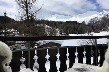 ツーリストアパートメント Ginseng