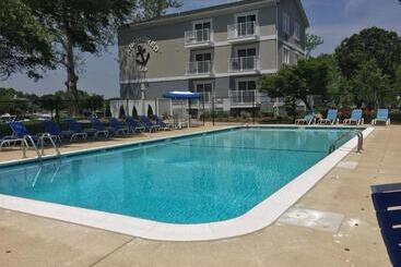 فندق Anchored Inn At Hidden Harbor