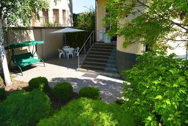 هتل Mini Chisinau