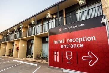 فندق Nightcap At Emerald Star