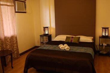 بنسيون Twin Pines Suites