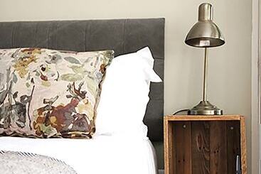 ツーリストアパートメント Avo And Oak