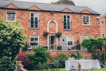 ベッドアンドブレックファースト Darwins Townhouse