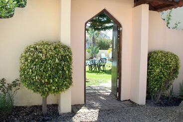 تختخواب و صبحانه Mandalay Guest House Plettenberg Bay