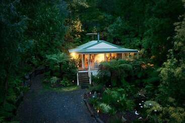 צימר Myers Creek Cascades Luxury Cottages