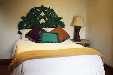 تختخواب و صبحانه Serendipity Boutique