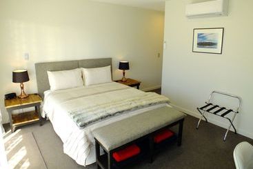 تختخواب و صبحانه Copper Beech Wanaka  Luxury Accommodation