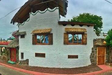 Хостел Lonesome George Ecolodge