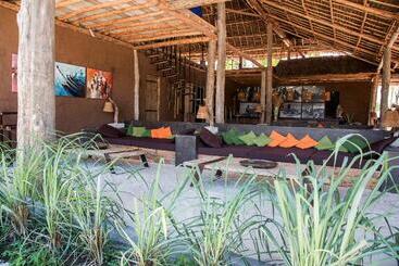 Отель Mwezi Boutique Resort