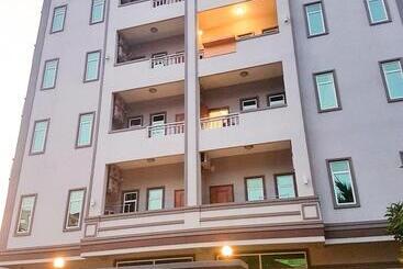 מלון דירות La Belle Residence