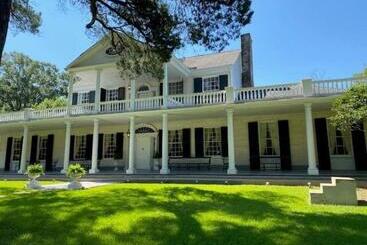 Linden A Historic Bed And Breakfast