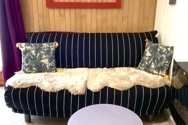 پانسیون Le Petit Prince à Sarlat   Parking Privé   Piscine Chauffée   Espace Bien être Jacuzzi Et Massages