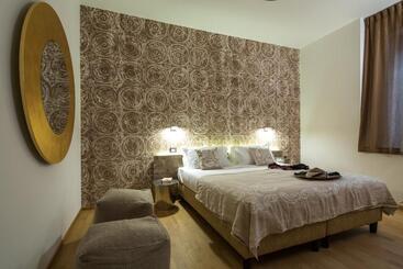 بنسيون Mercatovecchio Luxury Suites