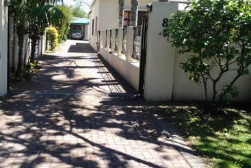 膳宿费 Warwick Place