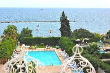 River Beach Apartment 101