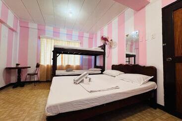 تختخواب و صبحانه Duchess Sophia S Pension