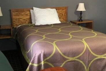 Hawkeye Motel