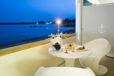 פונדק White Bay