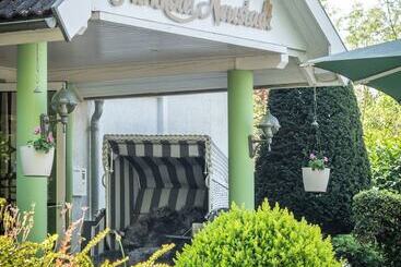 Parkhotel Neustadt Garni