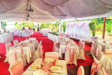 هتل The St Therese Samoa Retreat & Accommodation