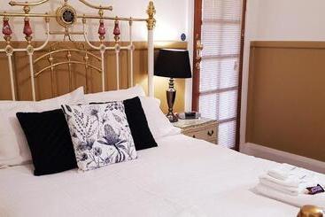 פנסיון Coppers Hill Private Accommodation