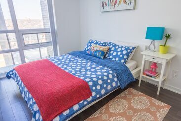 Жильё для туристов Queen West Vibes