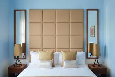 هتل Voya Boutique