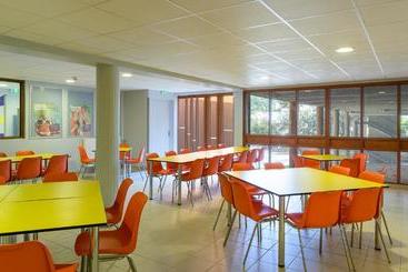 هاستل Centre International De Séjour André Wogenscky