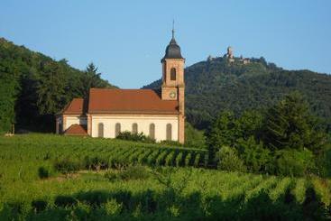 تختخواب و صبحانه Au Coeur Du Vignoble