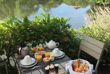 تختخواب و صبحانه Maison D'hôtes Moulin Saint Julien