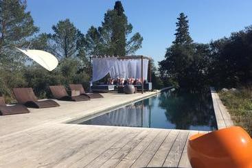 Bien Loin D Ici Spa B&b