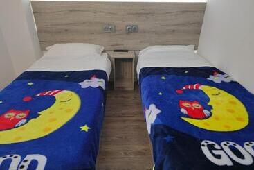 בית מלון כפרי Alpha