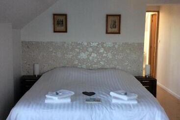 هتل Auberge Du Vieux Puits