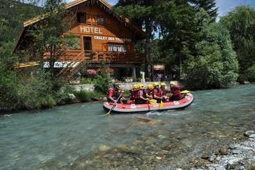 Отель Chalet Des Touristes