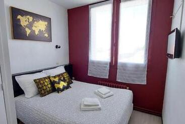 هتل Hôtel La Croisette & Restaurant Bistrot Gantier En Centre Ville