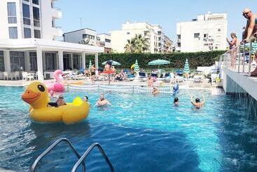 בית מלון כפרי Perandor Beach