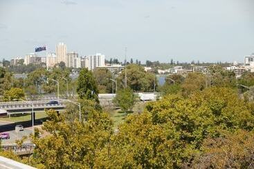 Апартаменты City West Accommodation