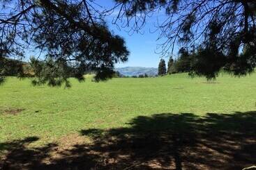 کلبه Height Of Dunedin Serviced Farm Stay