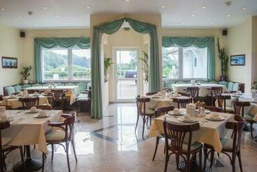 בית מלון כפרי Atlantis