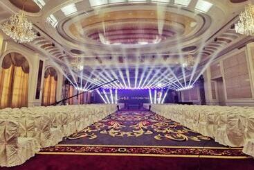 בית מלון כפרי Country Garden Phoenix  Europe City Chuzhou