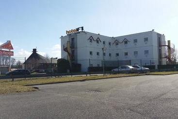 هتل F1 Lyon Isle D Abeau Ouest St Exupery
