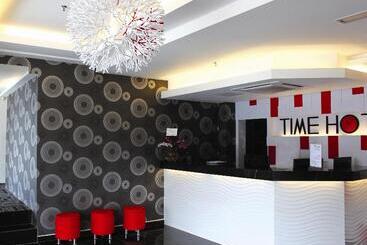 Time Hotel Kuchai Lama