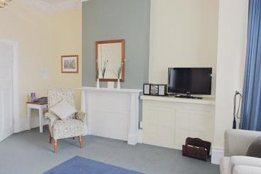 Manor Motel